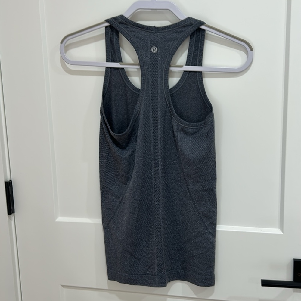 Lulu swiftly tank - Picture 2 of 2